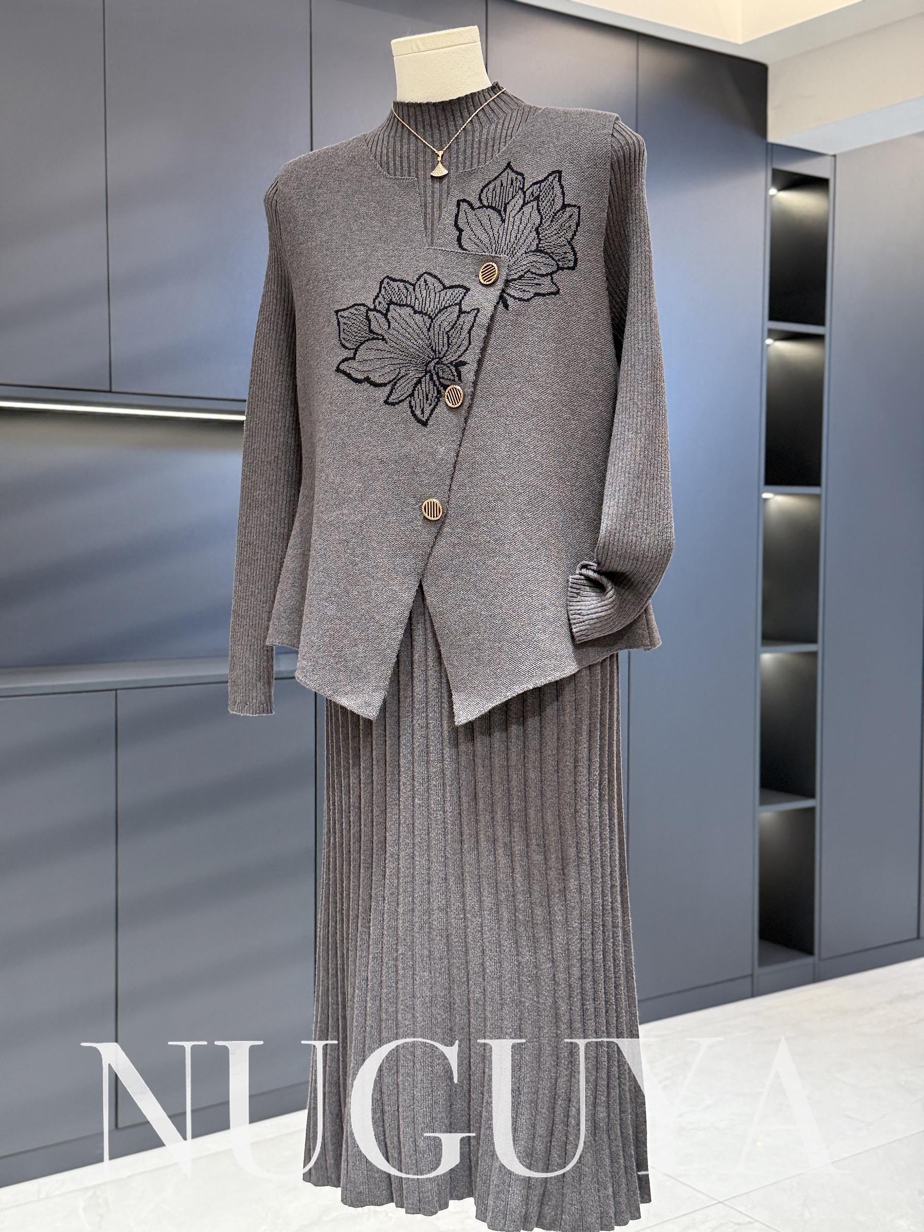 时尚气质妈妈针织连衣裙女套装秋冬两件套长款中老年遮肉毛衣套裙