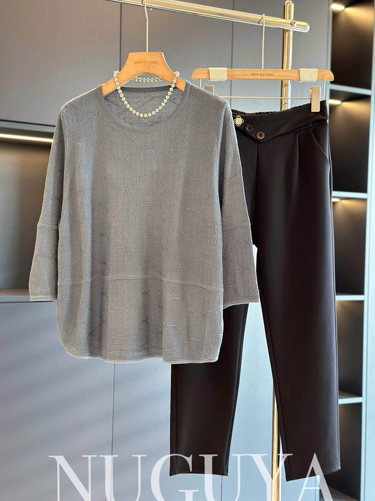 时尚休闲宽松蝙蝠袖针织衫女妈妈2025秋装新款上衣大码中老年T恤