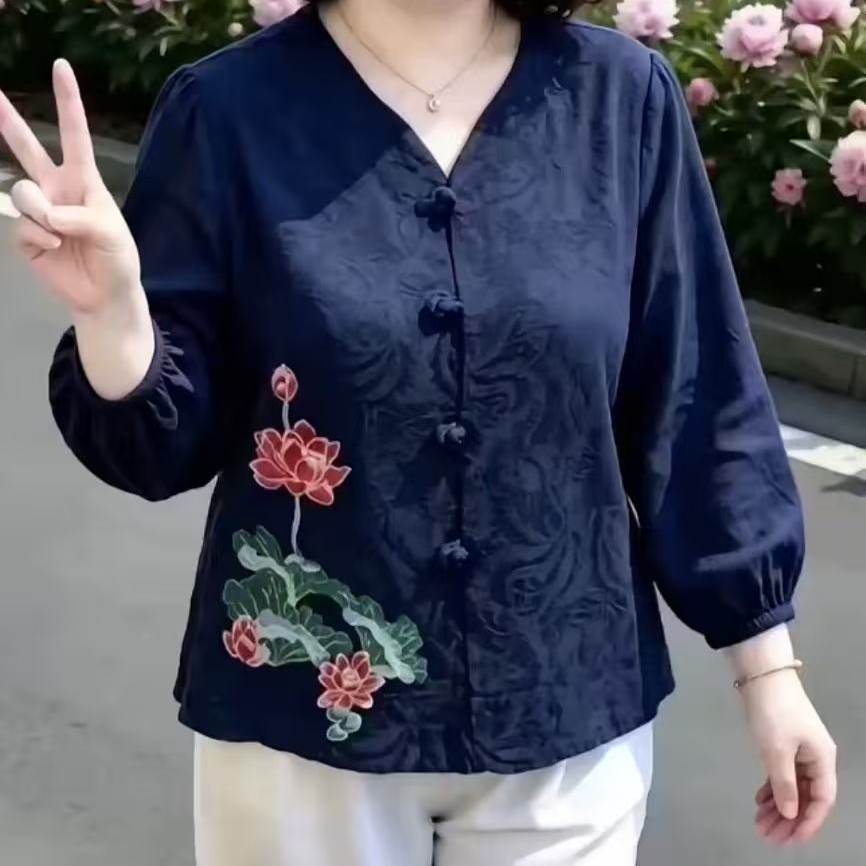 妈妈复古盘扣上衣女秋季棉麻新款民族风刺绣提花宽松大码百搭小衫图片