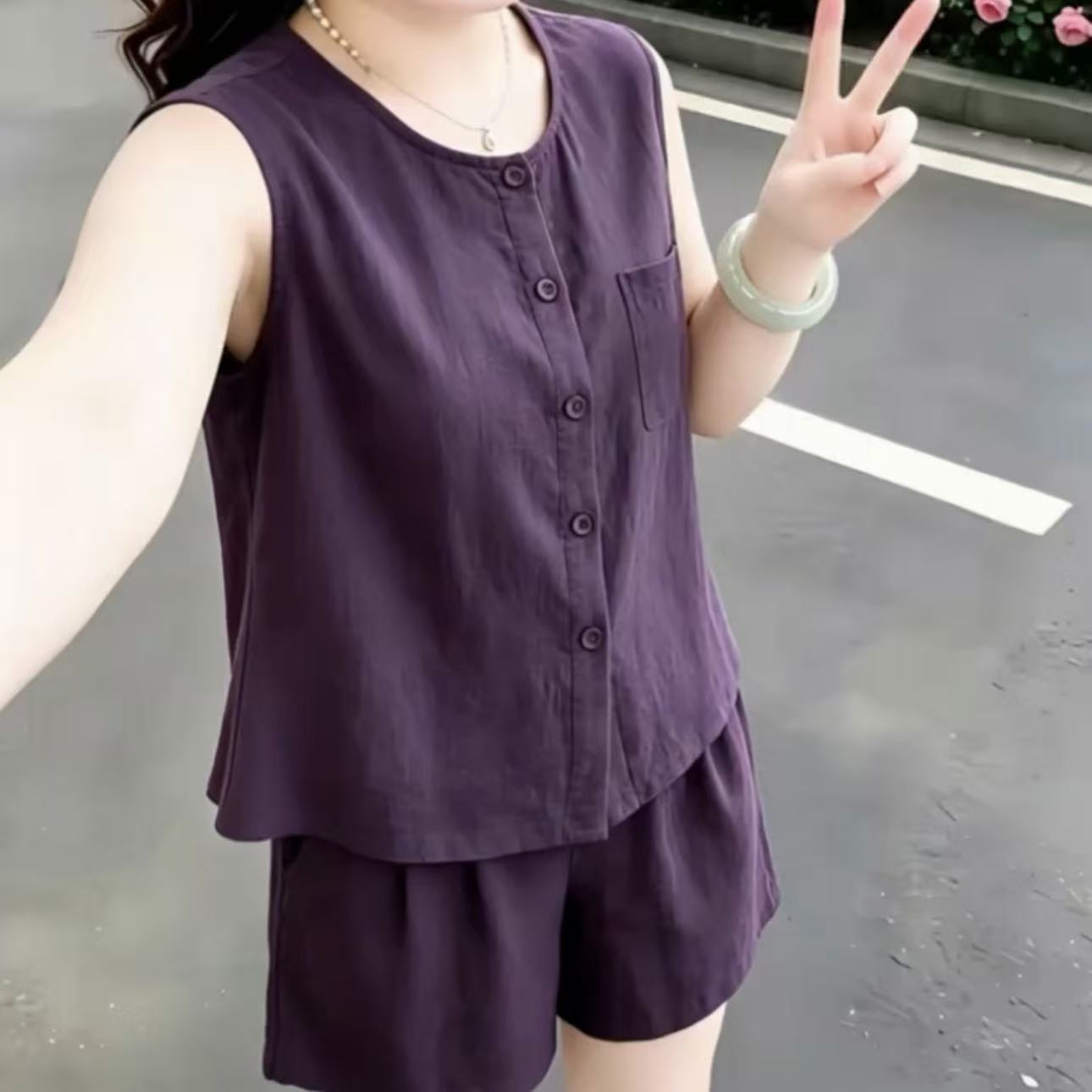 2026夏季新款小众显瘦短裤时髦减龄两件套休闲洋气无袖上衣套装女图片