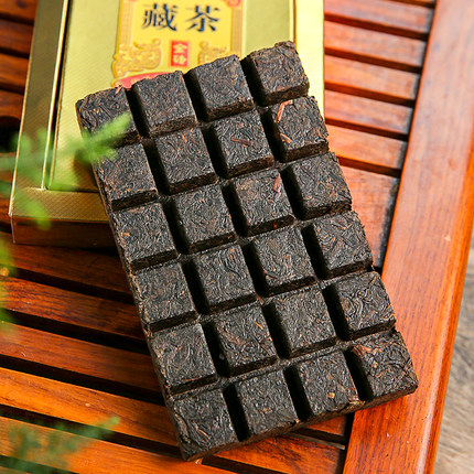 芽细巧克力砖2018金砖藏茶黑茶雅安藏茶深发酵茶四川黑茶陈醇回甘