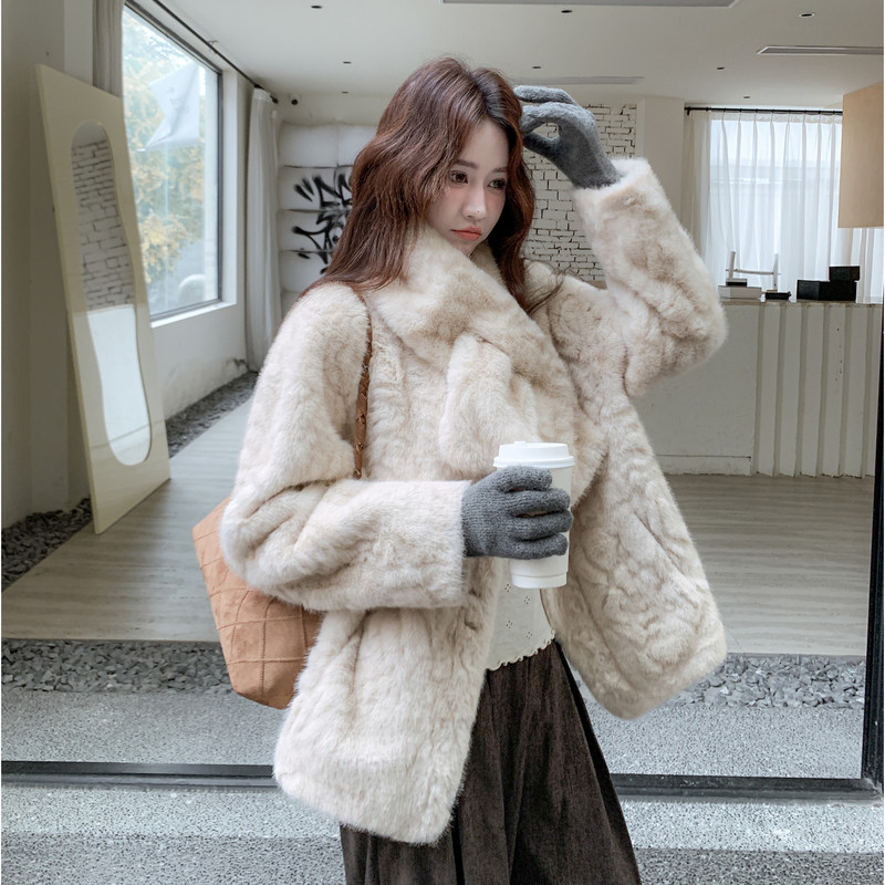 2025冬季新款獭兔毛环保皮毛一体配围脖外套女上衣时尚流行保暖,女装/女士精品,皮草,淘宝优惠券,粉丝福利购,淘宝优惠卷