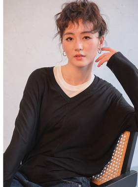 黑色V领长袖T恤女宽松设计感打底衫上衣