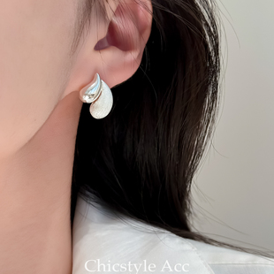 S925银针轻奢风高级感金属拉丝银色交错水滴耳环耳饰清冷感时髦女