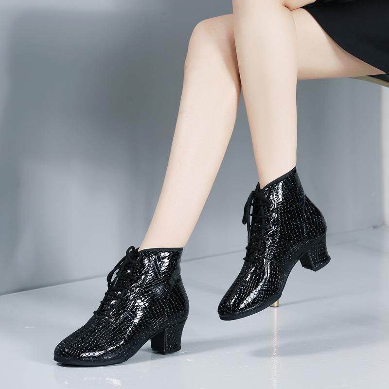 广场舞鞋水兵舞鞋舞蹈鞋长靴子跳舞鞋新款四季软底爵士团体表演鞋