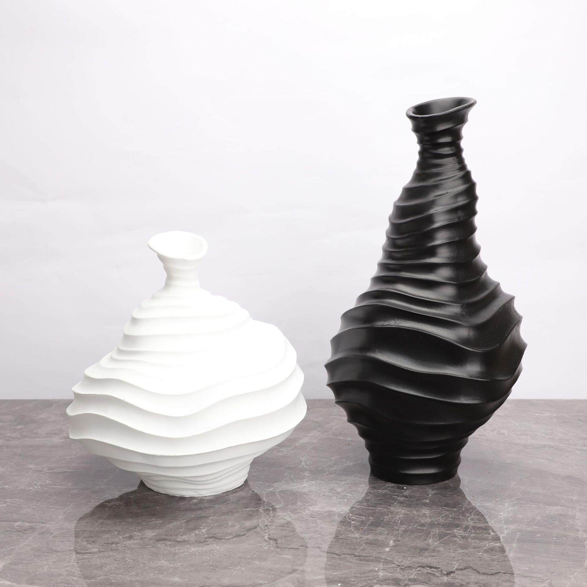 现代简约黑白细口螺纹花器样板间酒店部书房茶几客厅软装饰品摆件,家居饰品,装饰摆件,淘宝优惠券,粉丝福利购,淘宝优惠卷