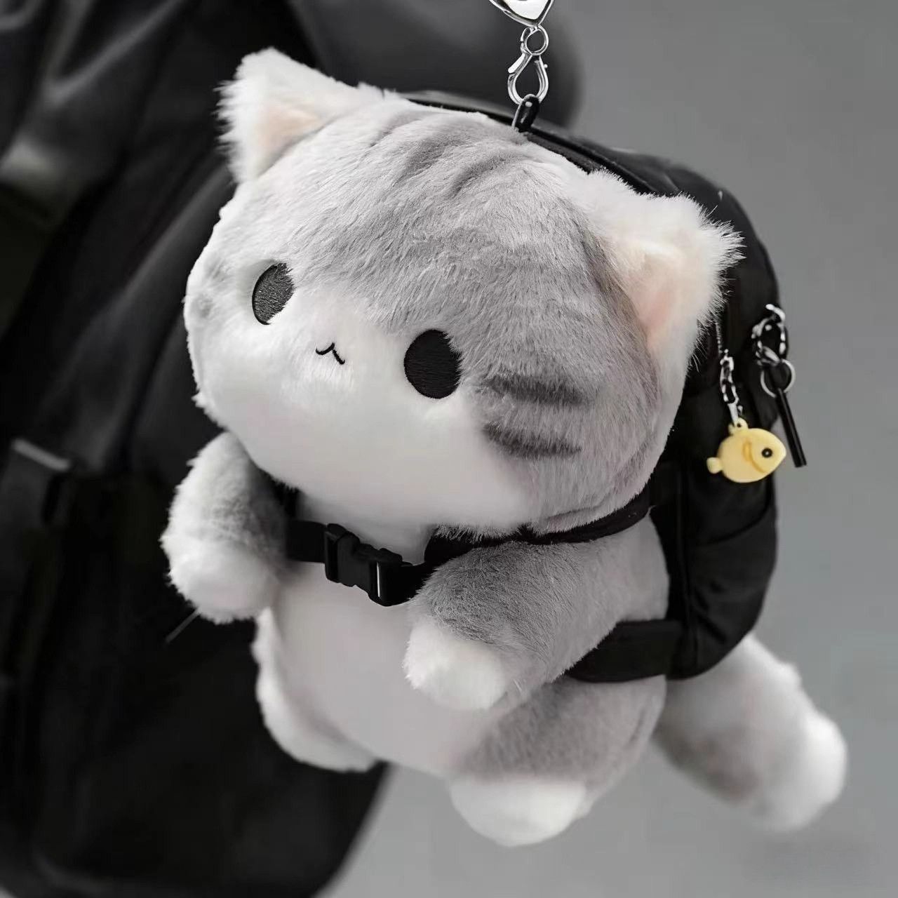 猫咪钥匙扣可爱软萌毛绒猫咪玩偶小众挂件书包包灰色小猫咪挂饰品