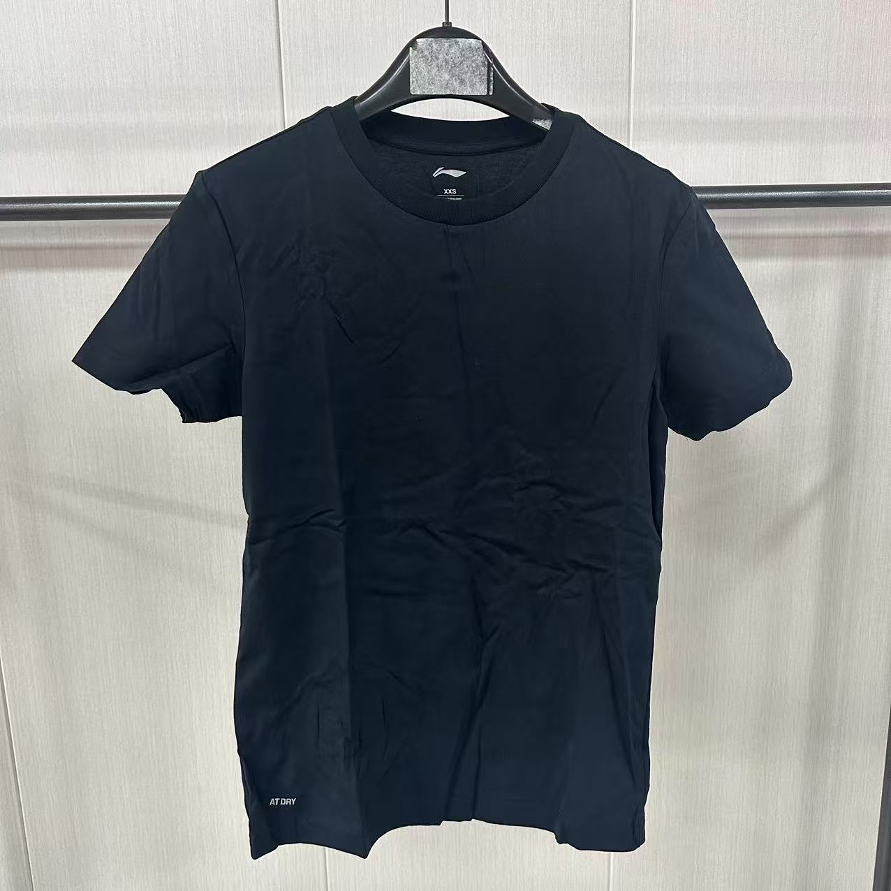 《购买前看详情B品》李宁短袖男简约风简约百搭休闲T恤AHSM457