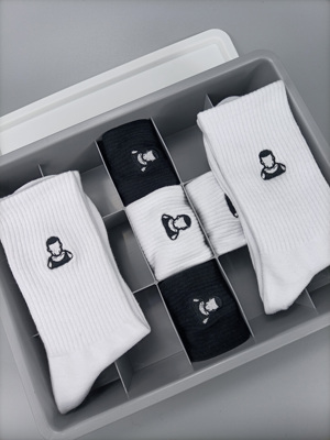 4双装卡通刺绣原创潮流男白袜四季款长高筒潮流纯棉黑袜简约