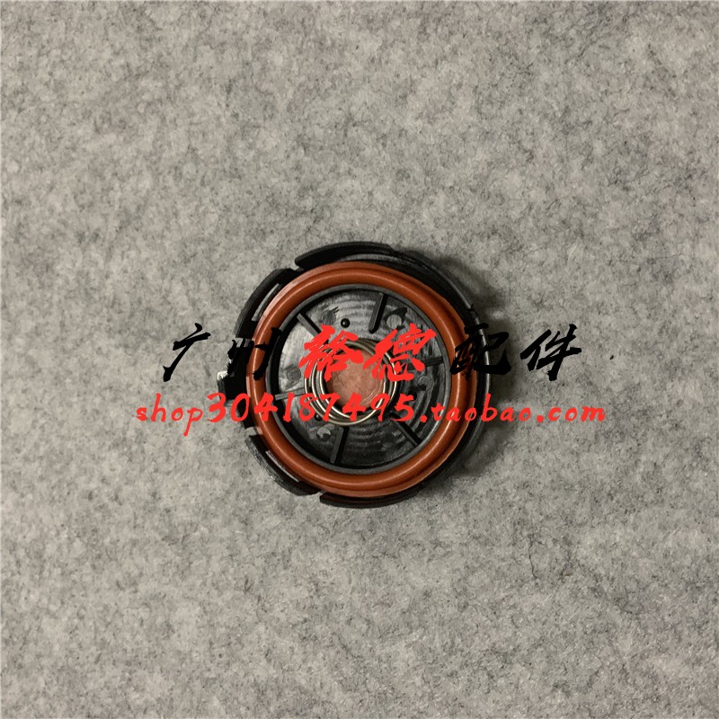 适用宝马N52 E60 523 528 535 E90 E93 318气门室盖N46废气阀320i