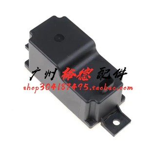 适用奔驰C180 C200辅助电池GLC260蓄电池E200变压器E300L电瓶电容