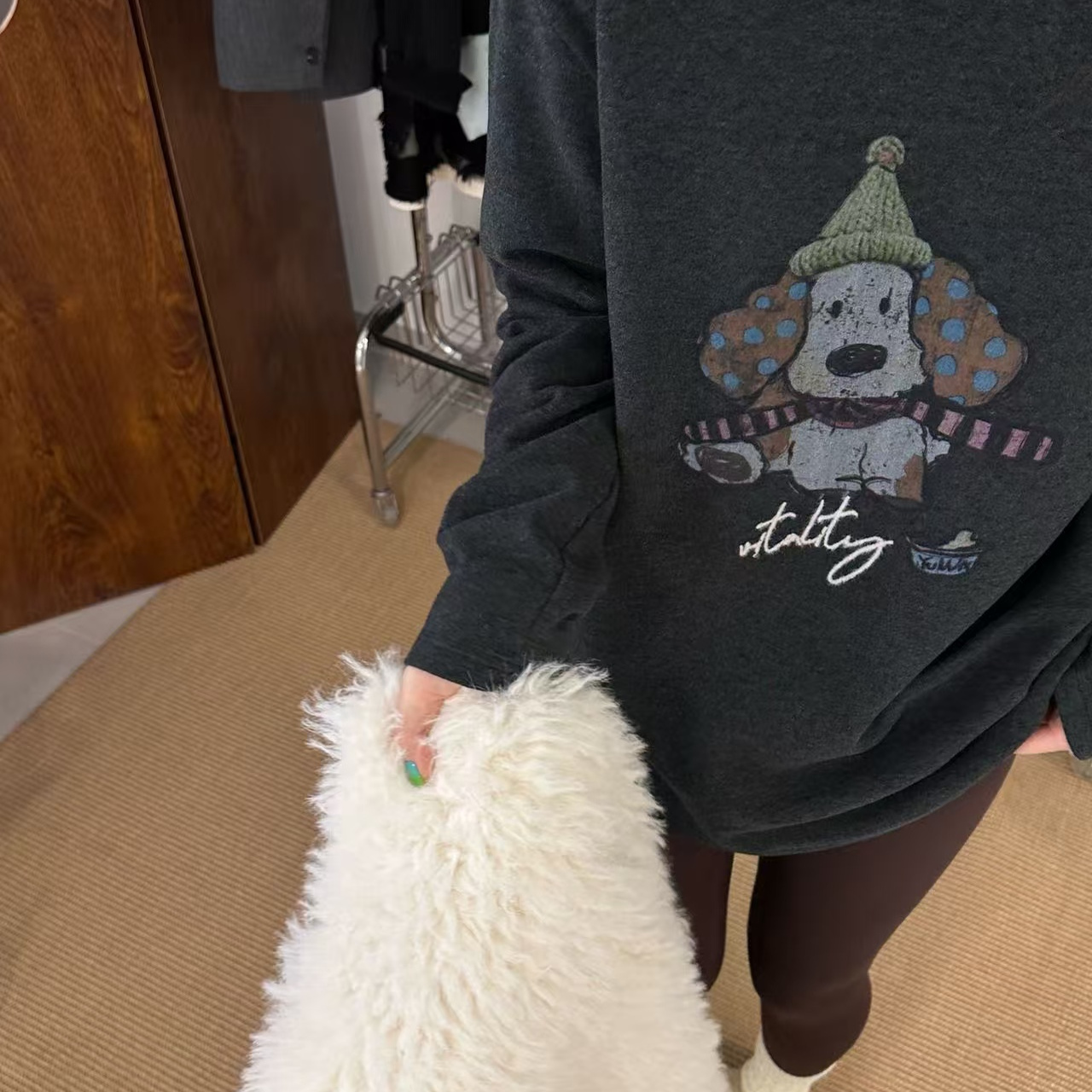 深灰色磨毛长袖T恤女冬季磨毛德绒加厚保暖长棉绒卡通印花打底衫