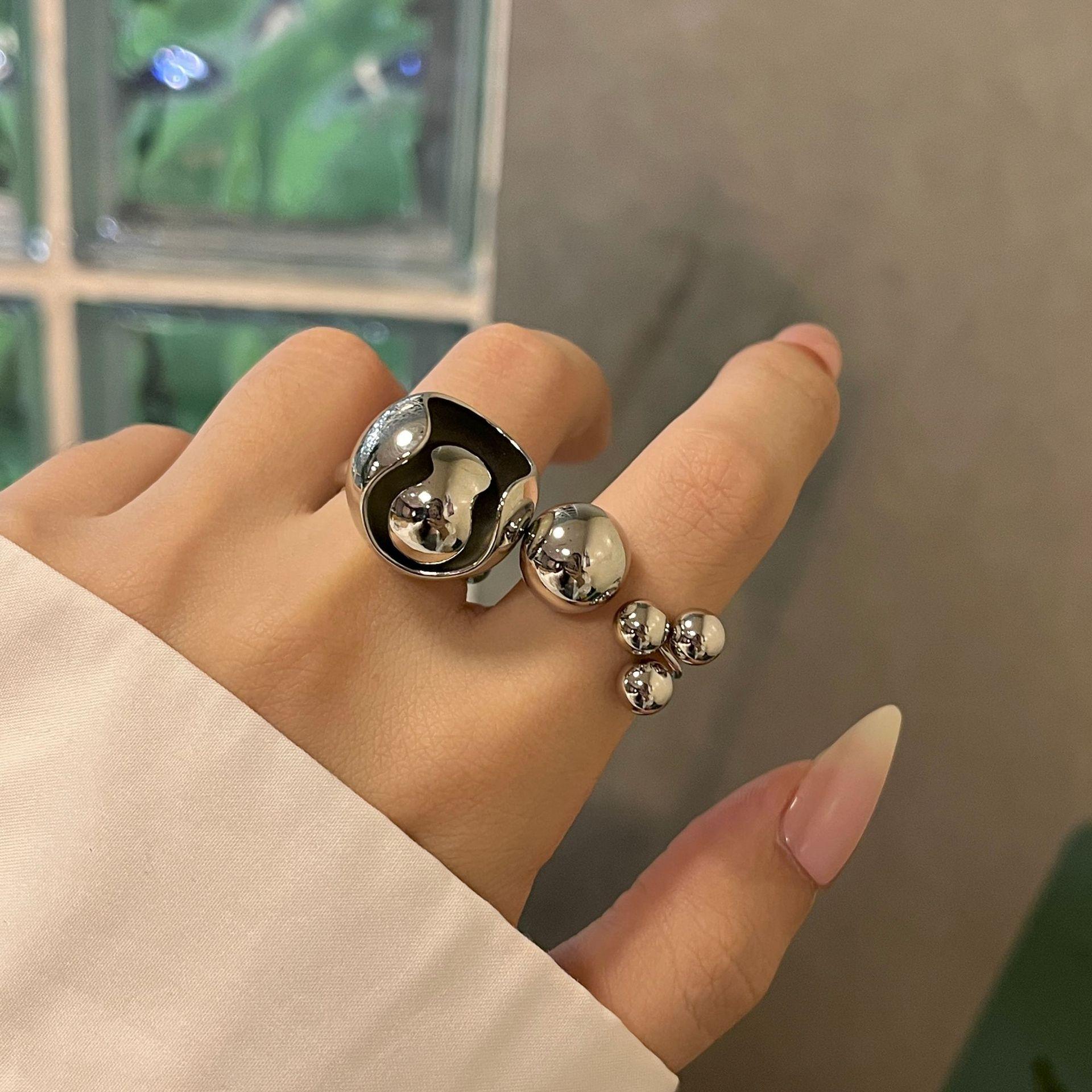 欧美金属风可晃动圆球戒指女