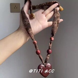 中古爱心檀木项链咖色美拉德布艺串珠卫衣链女高级感精致百搭颈饰