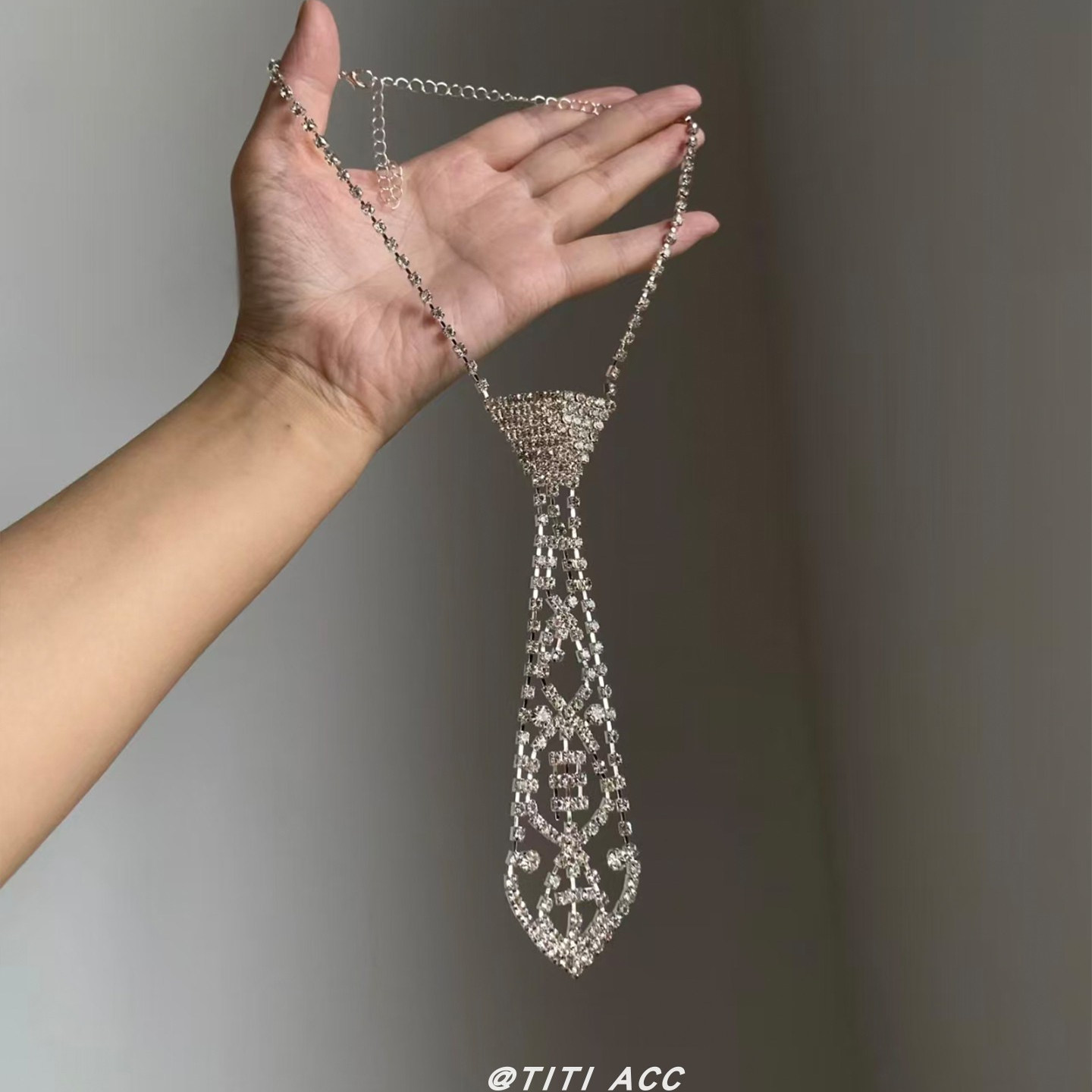 欧美辣妹风镂空领带女小众设计感choker颈圈长款气质重工网红配饰