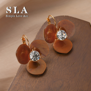 小众设计花瓣浅咖耳扣女新品 Acc私家 美拉德锆石耳环 Love Simple