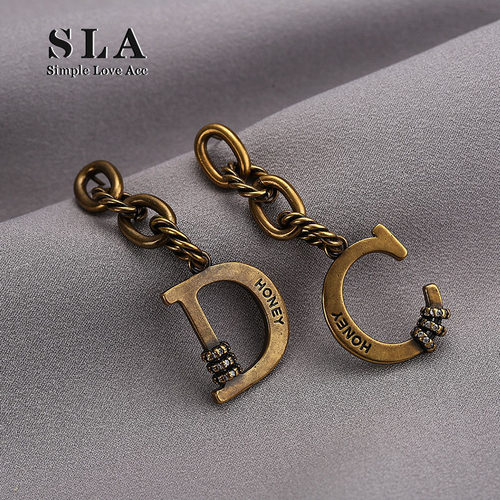 轻度欧美女复古金耳环