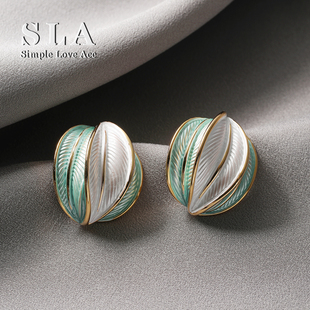 2025新款 Acc私家独特设计小众美拉德法式 耳环白蓝色 Love Simple