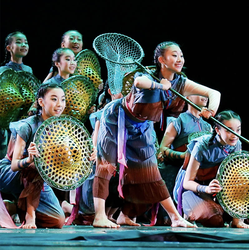 我们的田野演出服小荷风采