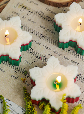 Christmas aromatherapy candles with snowflake shapes香薰蜡烛