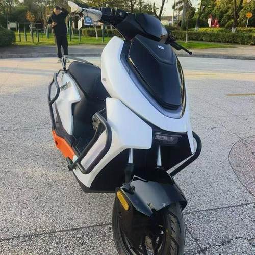 适用极核ae5i护杠保险杠