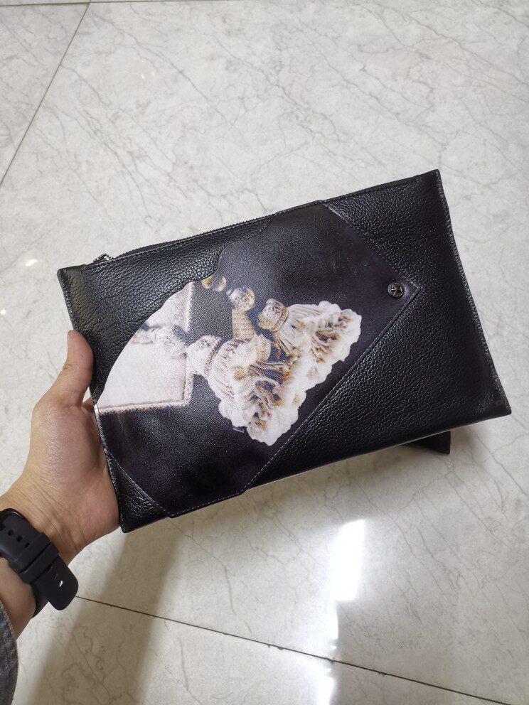 品牌2026时尚百搭休闲软皮牛皮大容量信封包高级感单肩横款荔枝纹