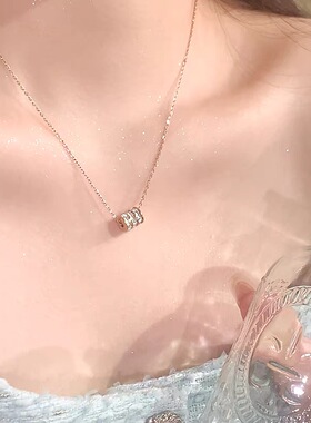 新款小蛮腰满钻吊坠钛钢项链配饰女夏季轻奢小众设计高级感饰品