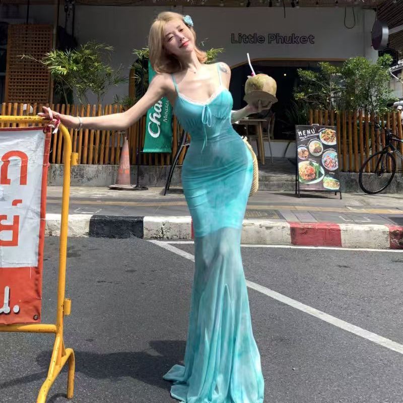 法式浅绿色印花网纱吊带连衣裙女夏海边度假纯欲性感鱼尾包臀长裙