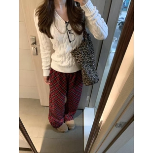 美式复古白色V领麻花毛衣女秋冬针织衫修身收腰辣妹上衣