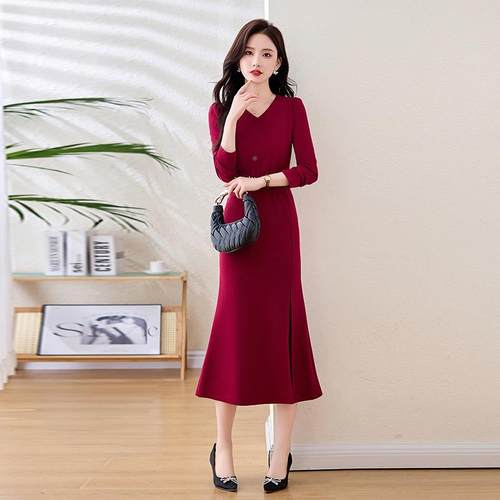 季5新品女装款气质名媛修身显瘦V领酒红色时尚长包臀连衣秋裙Z529