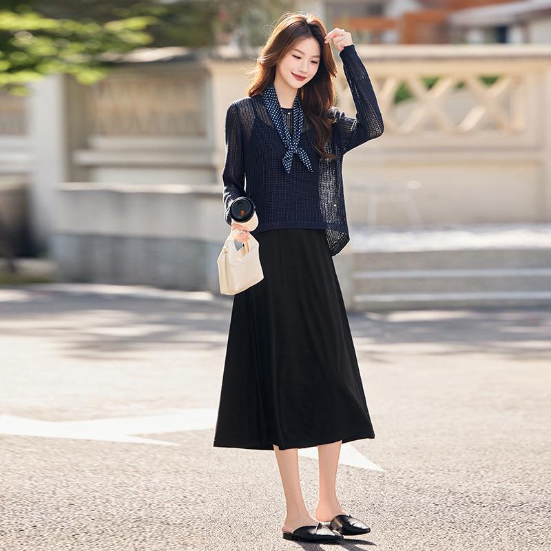 2AB25132-025秋新款长袖纯色上衣镂吊带裙空两件套连衣裙配领巾AB