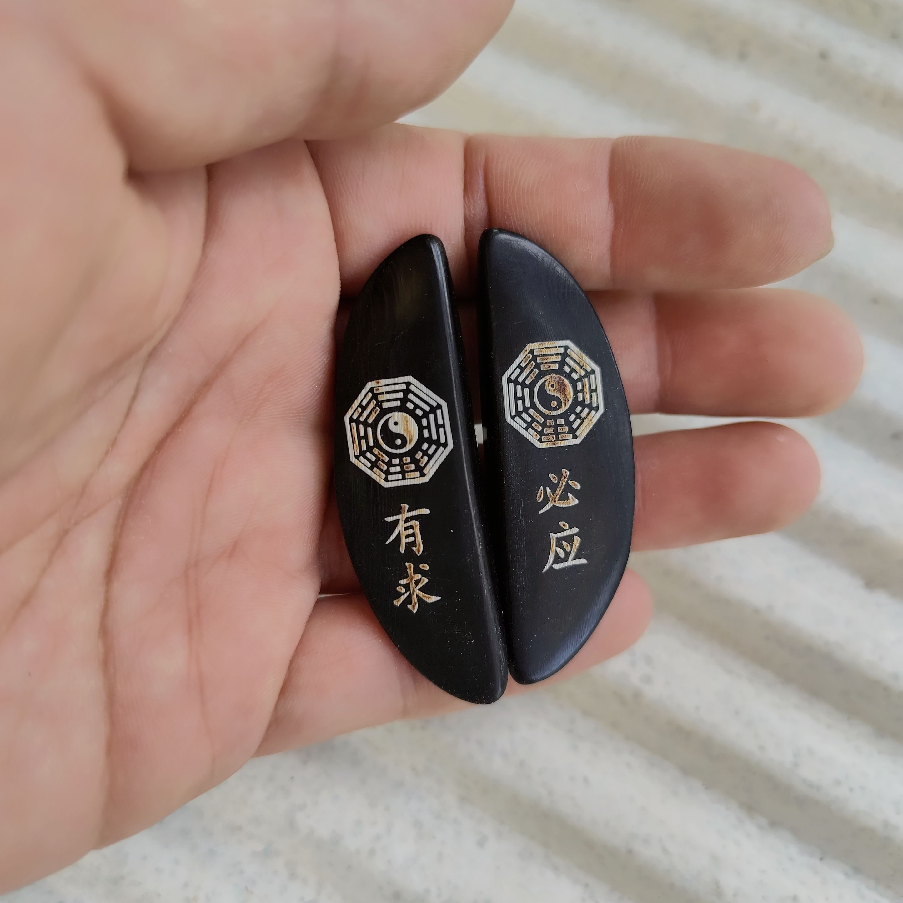 5厘米天然黑牛角卦迷你小号太极八卦圣杯黑水牛角手工艺品道士