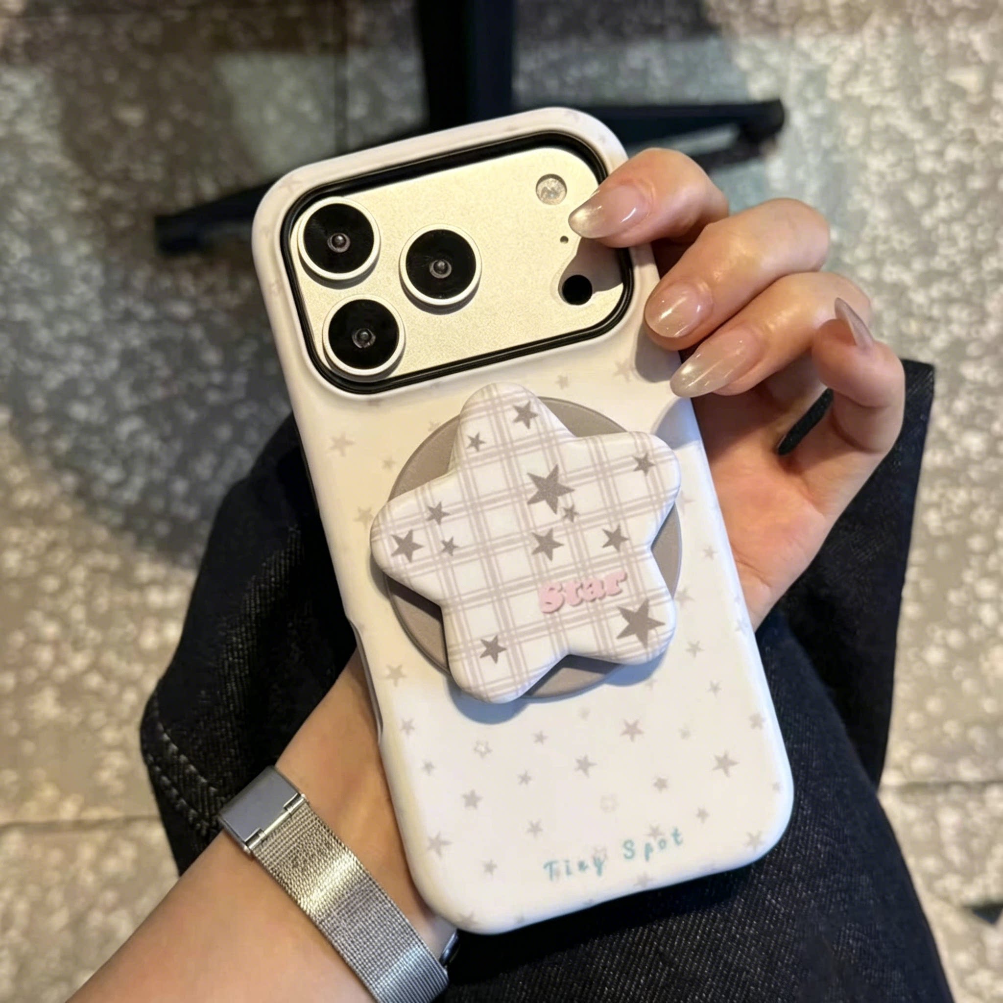 日韩白底满屏星星适用iPhone18ProMax菲林磁吸手机壳简约小米17Pro肤感华为Pura80小众ins风Mate80保护套女款
