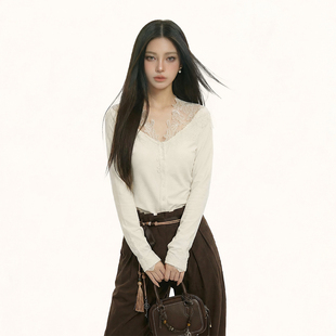 法式温柔风蕾丝拼接V领长袖针织衫女白色修身显瘦百搭高级感上衣