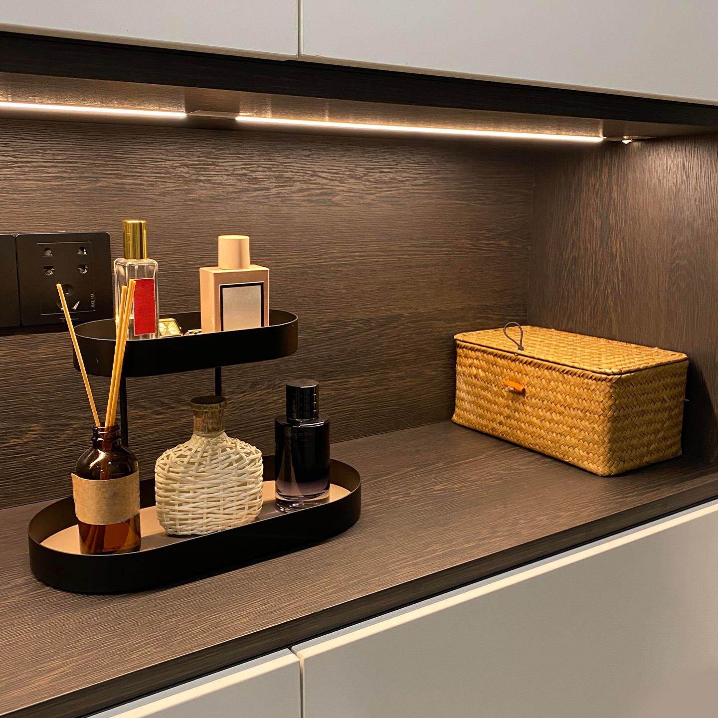 【新家的100个快递】桌面收纳盒化妆品入户玄关收纳架置物架香水