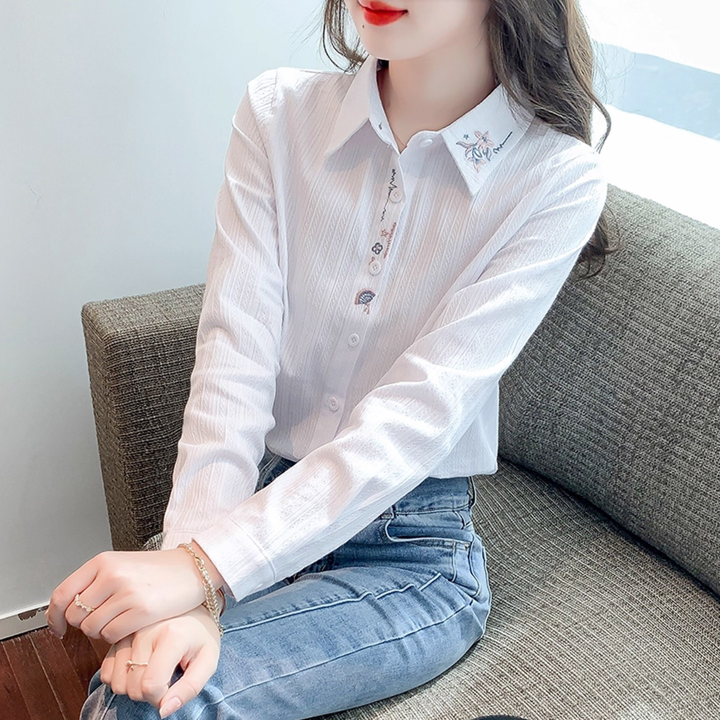 白色衬衫女秋季刺绣翻领全棉衬衣