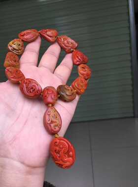 黄皮包浆南红玛瑙雕刻仿古龙手持柔光手串手把件男女款单圈玉石