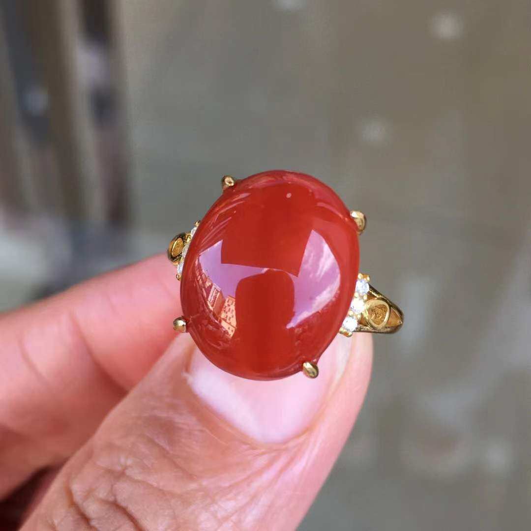 精品瓦西南红玛瑙女款戒指自然光拍摄满色满肉颜色红润漂亮百搭款