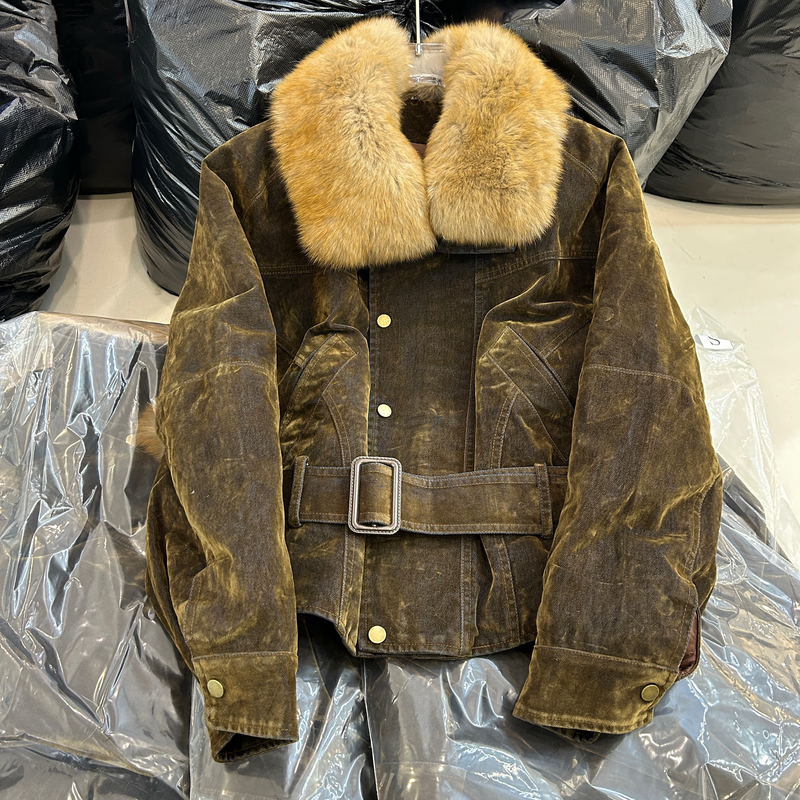 美式复古短款白鹅绒羽绒服女2026冬季水洗做旧可拆卸狐狸毛领外套,女装/女士精品,羽绒服,淘宝优惠券,粉丝福利购,淘宝优惠卷