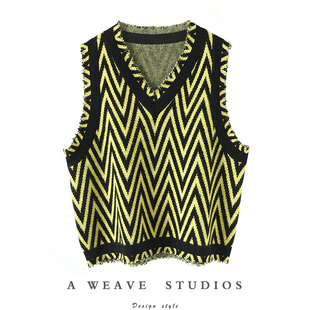 自带时尚 黄条人字纹提花羊绒马甲女V领宽松羊绒背心加厚坎肩 范