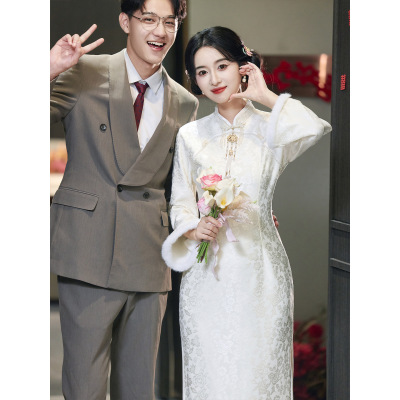 高级感领证登记旗袍2025年新款长袖加绒复古年轻款白色订婚连衣裙