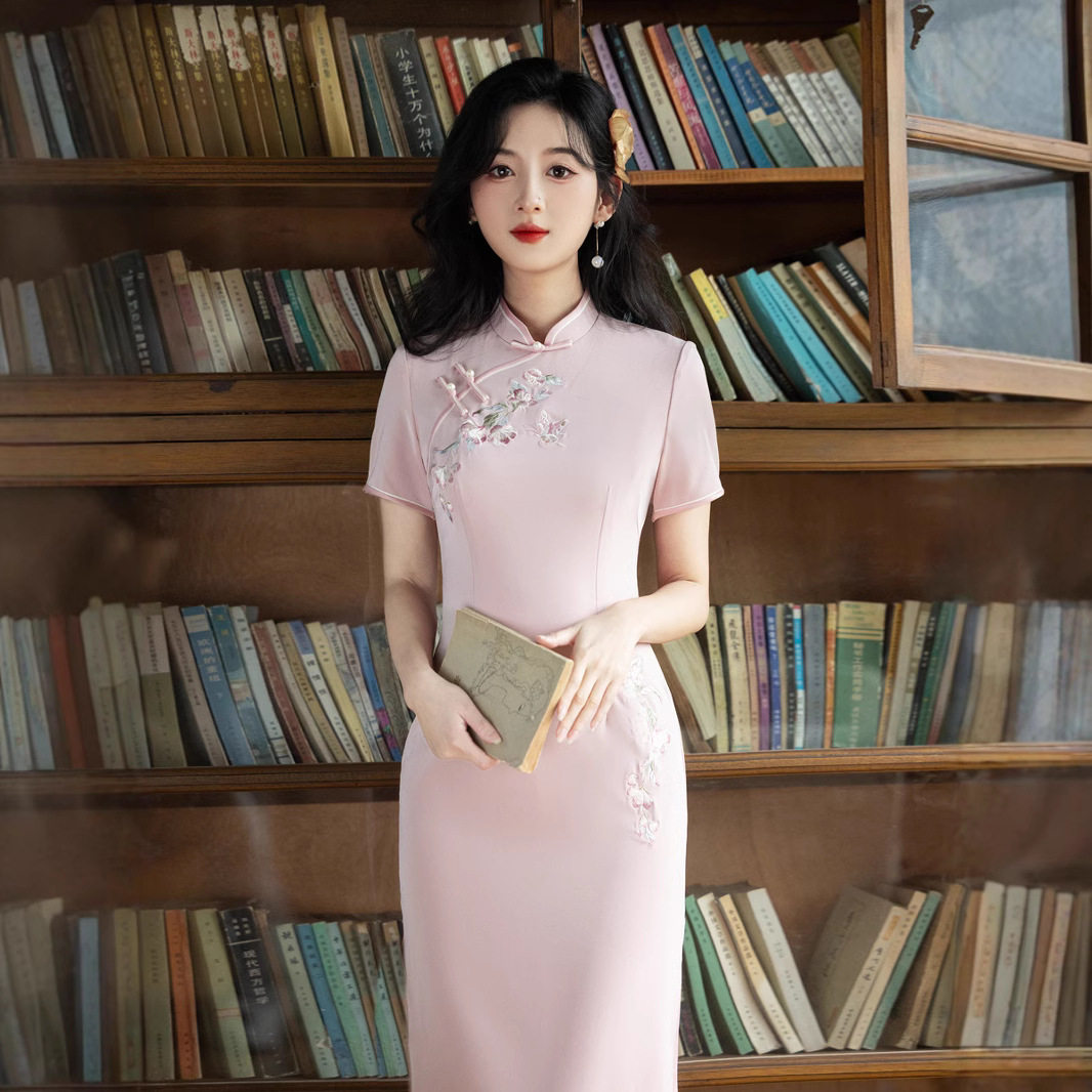 复古质感粉色双层定位绣花新款旗袍敬酒服新娘2025新款订婚礼服裙