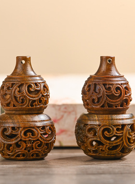 绿檀木雕葫芦镂空香囊罐