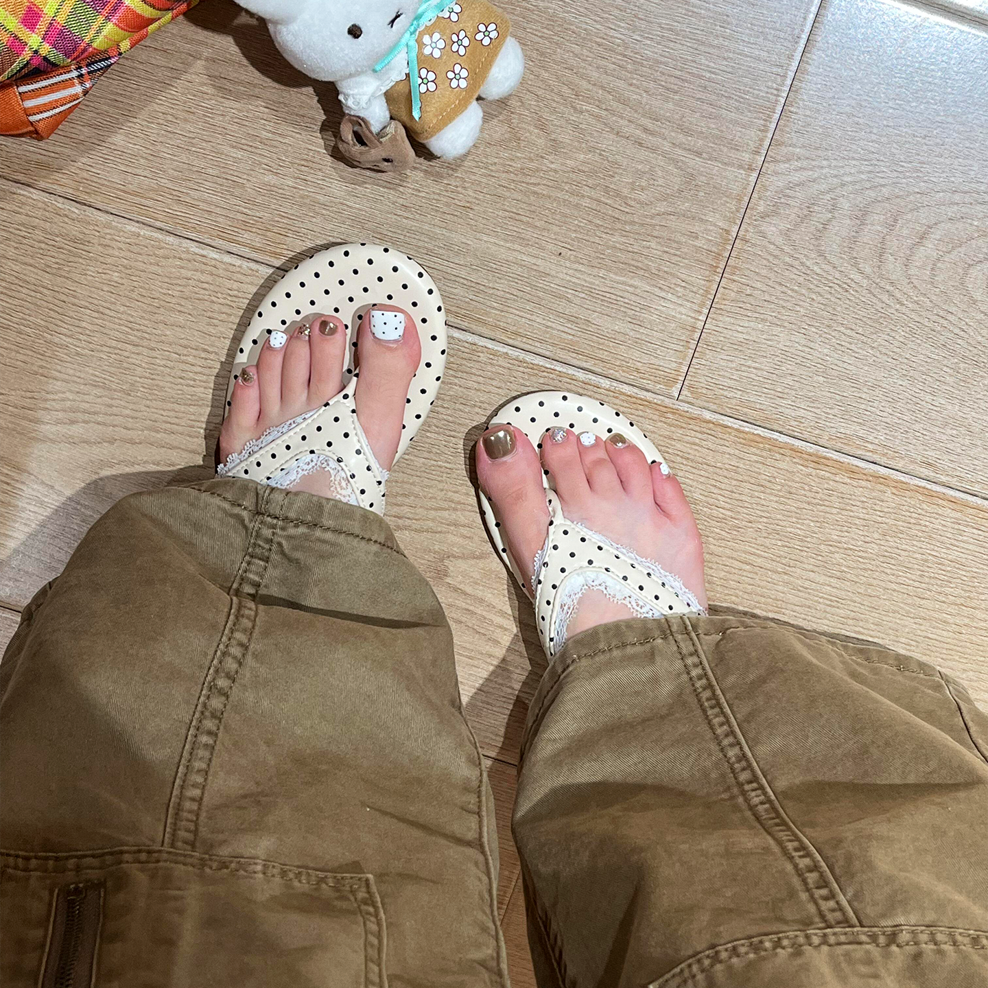 蕾丝边波点人字拖女夏外穿沙滩海边配裙子法式平底防滑夹脚凉拖鞋