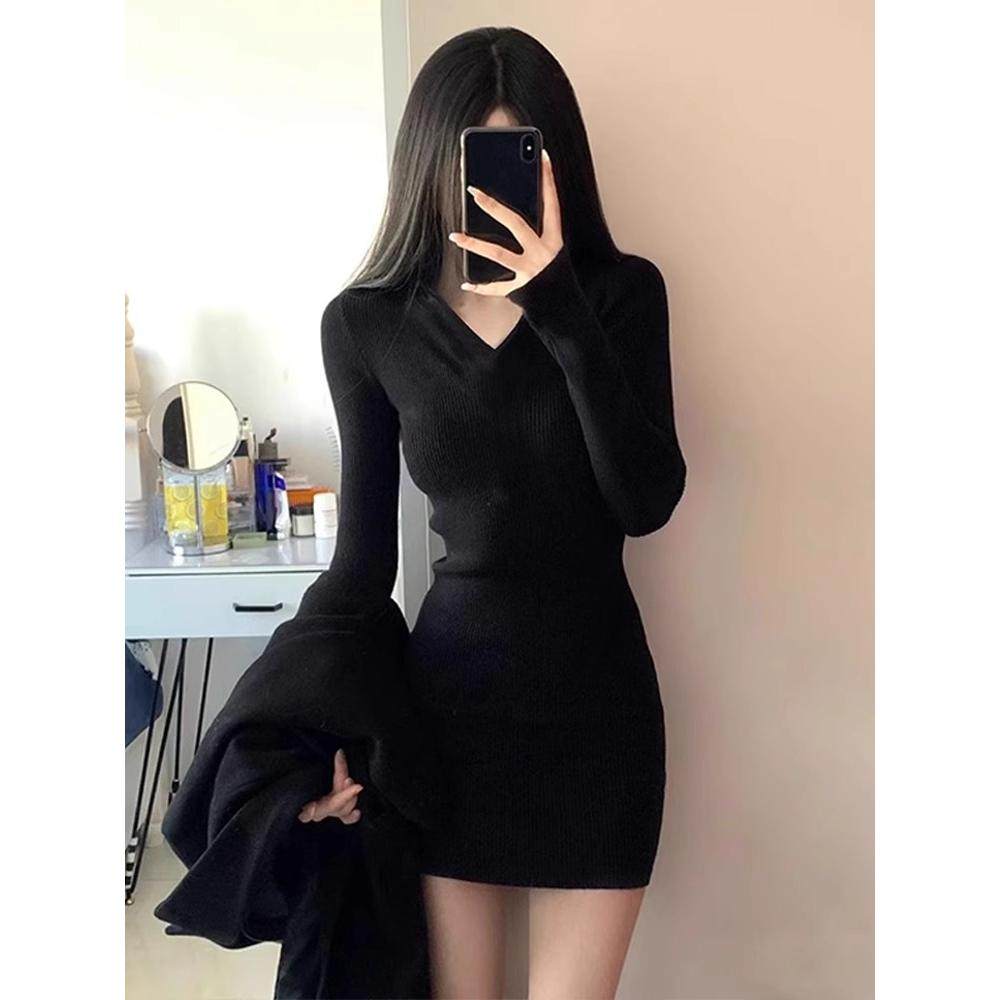 超好看黑色长袖气质修身显瘦v领针织包臀连衣裙子女秋冬2024新款