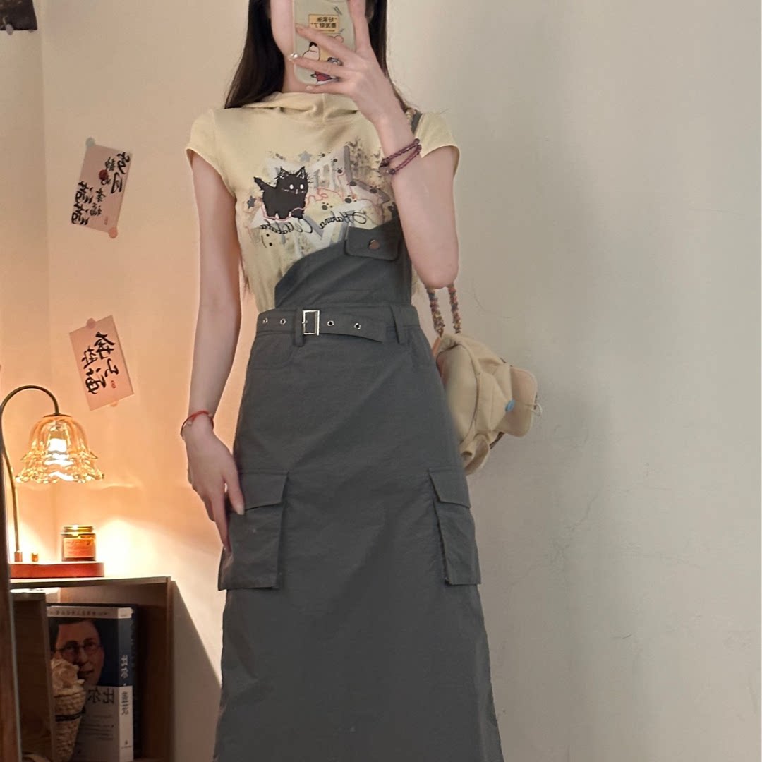 赛博甜心甜酷显瘦气质学院风套装女收腰高级感上衣背带裙两件套