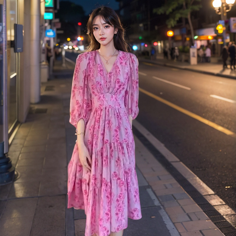 网红爆款v领时尚减龄碎花裙大码胖mm显瘦法式名媛连衣裙早春新款