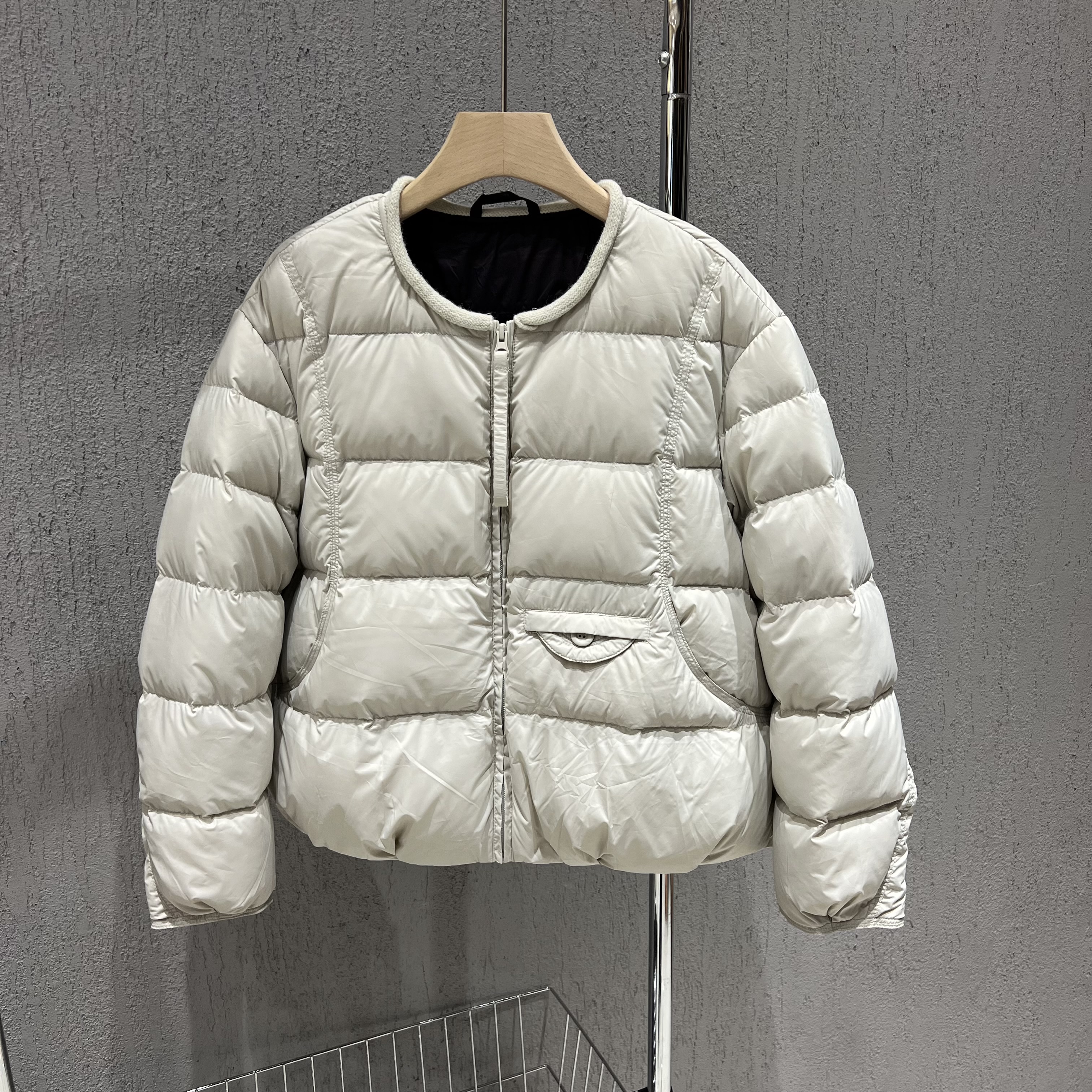 简约短款圆领羽绒服90白鸭绒外套