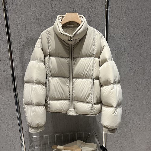 韩版宽松立领云朵泡芙羽绒服外套