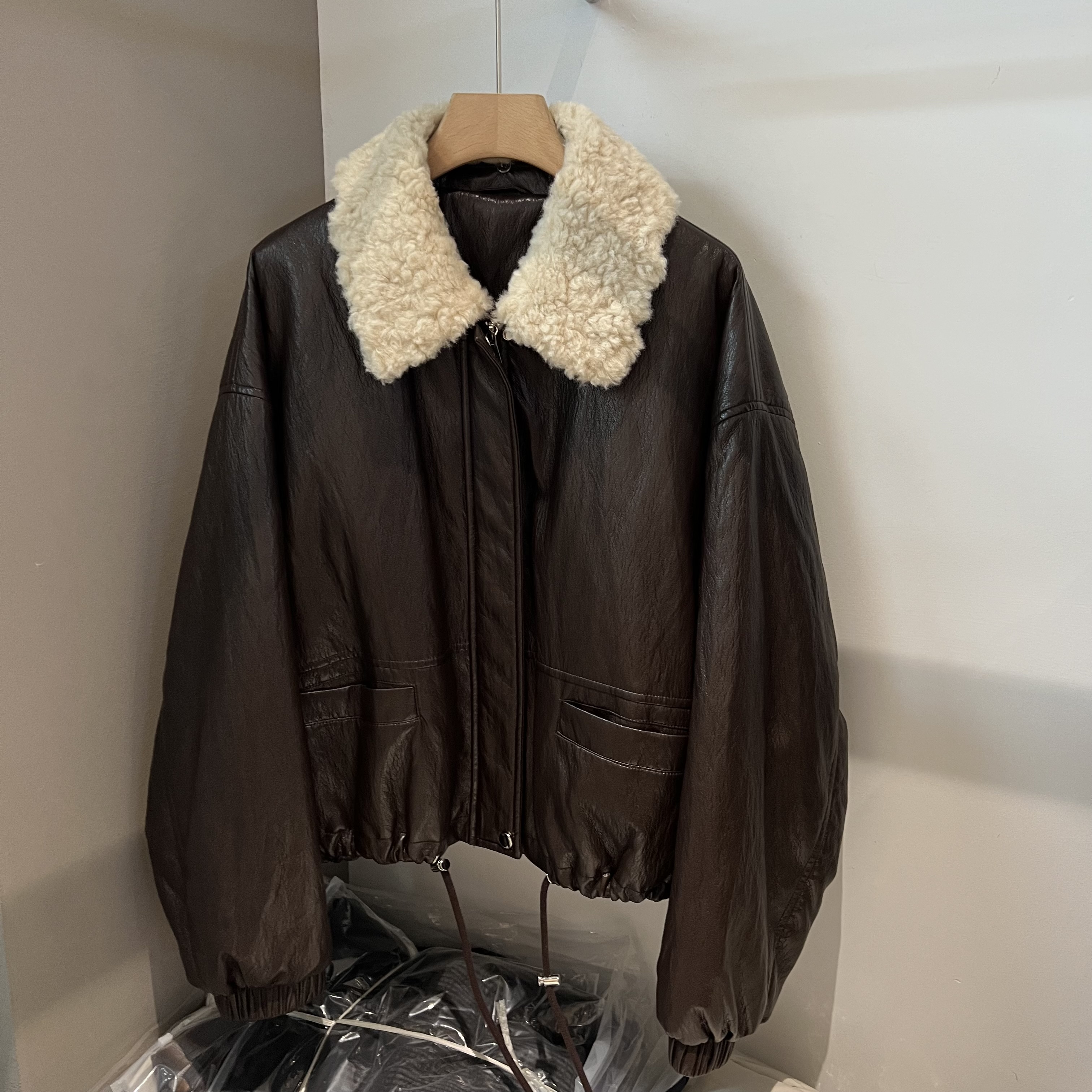 韩系羊羔毛翻领皮衣羽绒服外套女